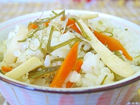 【昆布館】たっぷりシラスときざみ昆布の混ぜごはん